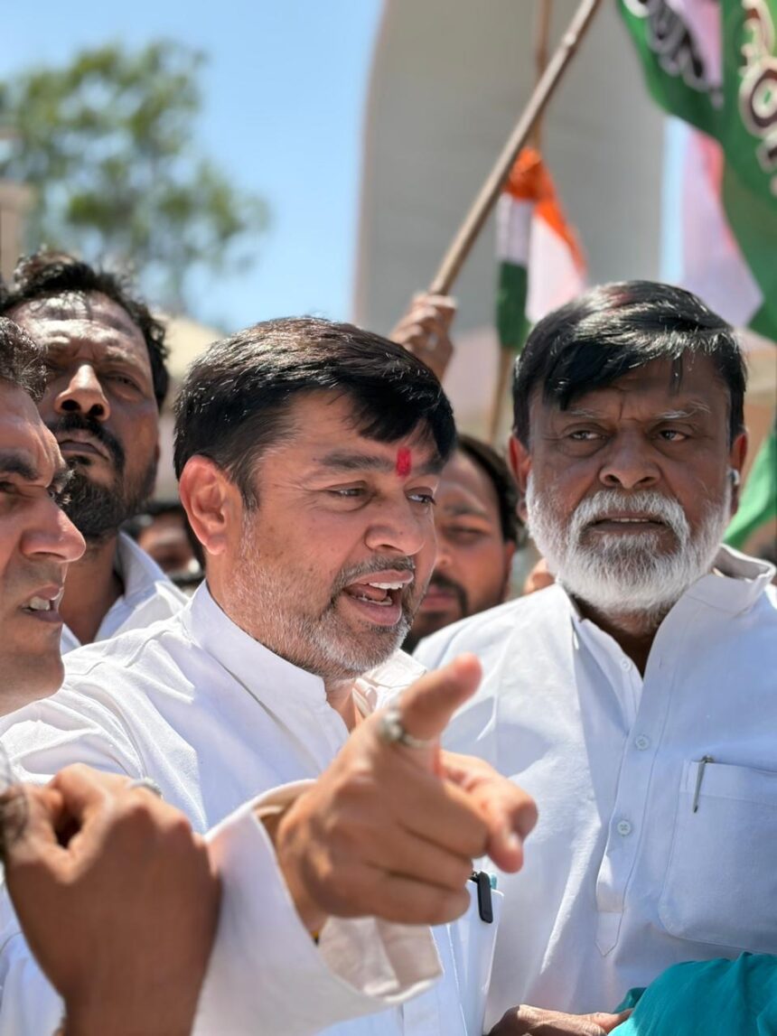 मेयर को वादा याद दिलाने पहुंचे रंजन शर्मा