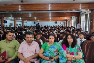 पृथ्वी दिवस पर चित्रकला प्रतियोगिता