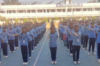ऋषभ एकाडेमी में मनाया अर्थ डे