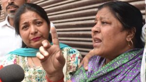 अफसरों की दुखती रग पर रख दिया है हाथ