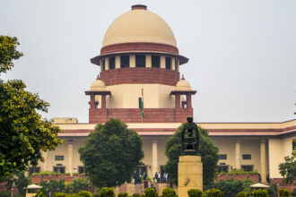 44 पर लटकी ध्वस्तीकरण की तलवार