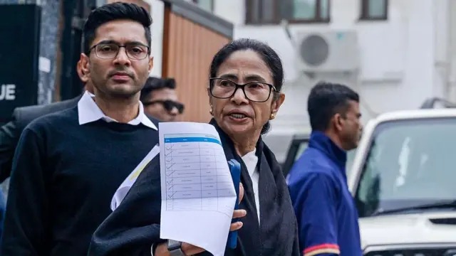 EC & SIR है सवालों के घेरे में