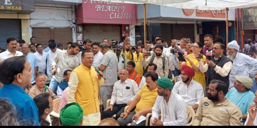 शारदा बोले खून का एक एक कतरा व्यापारियों के लिए