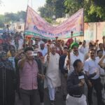 टीईटी की अनिवार्यता के विरोध में मशाल जुलूस