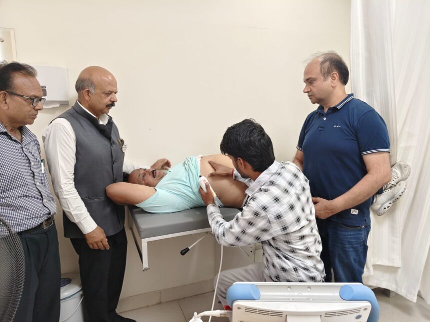 हेल्थ एंड फिटनेस सोसाइटी का निशुल्क चिकित्सा कैंप