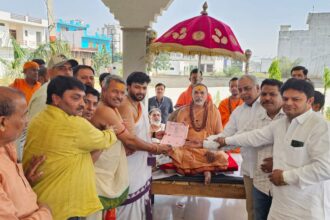शंकराचार्य को सौंप दिया मंदिर, बनेगा आश्रम