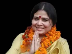 बीना वाधवा ने फूंका विपक्ष का पुतला