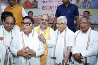 धूमधाम से मनाया भाजपा का स्थापना दिवस