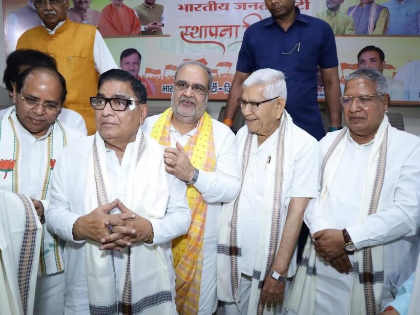 धूमधाम से मनाया भाजपा का स्थापना दिवस