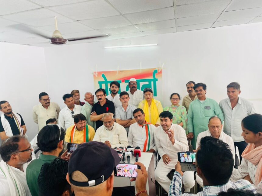 सौ गुनी बढ़ी है भाजपा नेताओं की आय