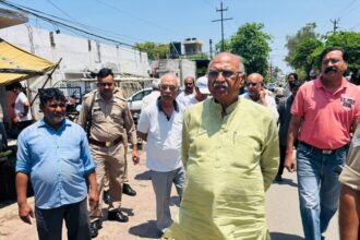 सिर पकड़ लिया नेताओं और अफसरों ने