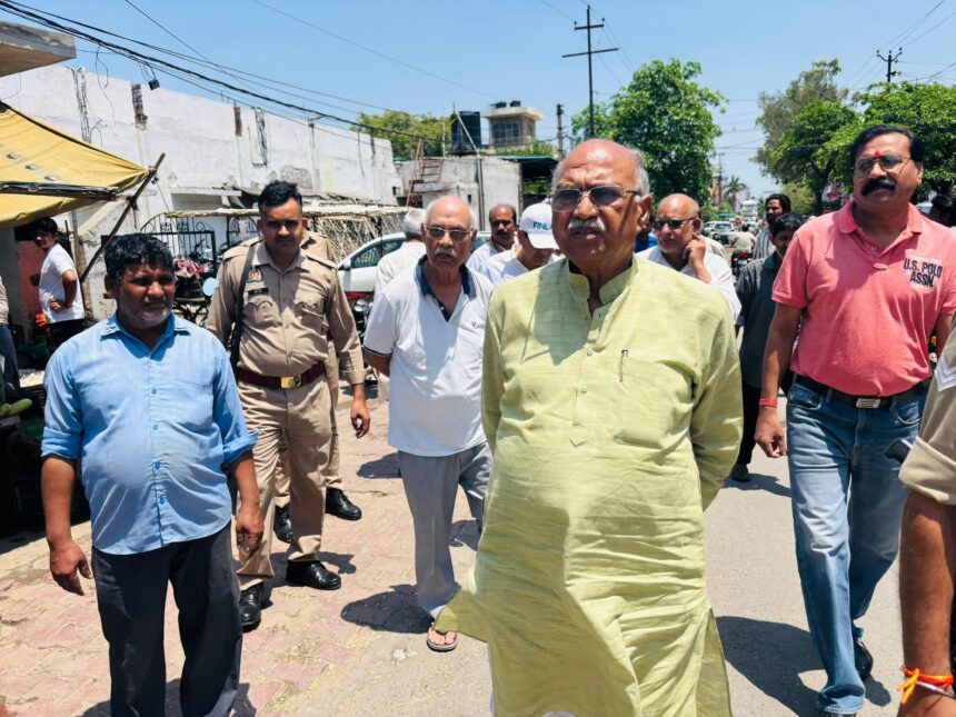 सिर पकड़ लिया नेताओं और अफसरों ने
