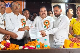 सीएम योगी से लेबर कोड पर रोक की मांग