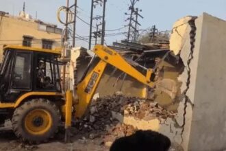सईद सज्जू का अवैध कब्जा ध्वस्त, अफसरों पर कार्रवाई कब