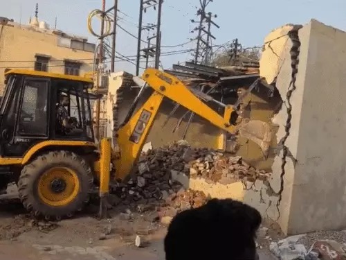 सईद सज्जू का अवैध कब्जा ध्वस्त, अफसरों पर कार्रवाई कब