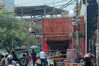 ब्रिगेडियर की चिंता से बे-खबर कैंट अफसर