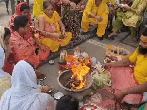 जागो सरकार पहुंच गए उजड़ने के कगार