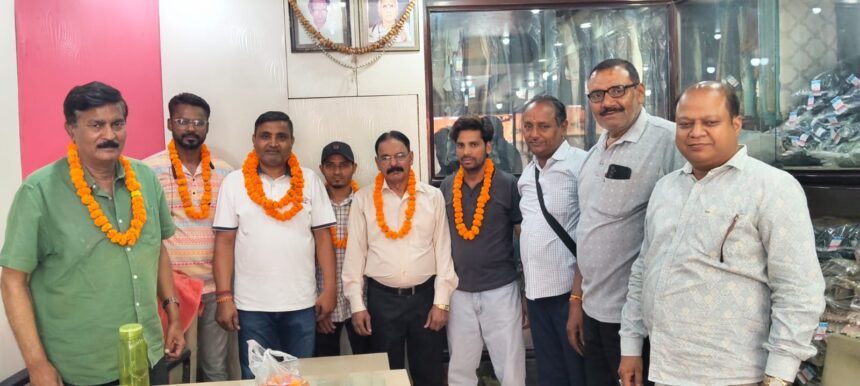 ईमानदारी और ईमानदार दोनों अभी हैं जिंदा