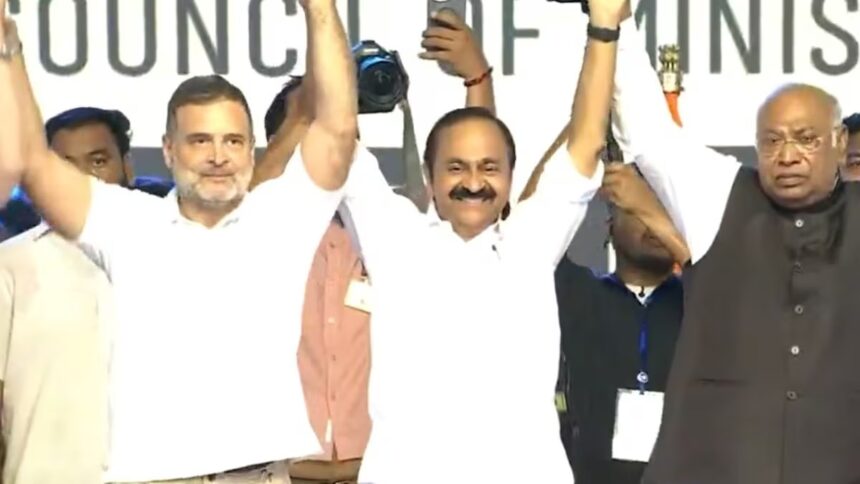 राहुल प्रियंका की मौजूदगी में सीएम का शपथ ग्रहण