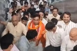 काली पलटन में पूजा अर्चना कर लिया आर्शीवाद