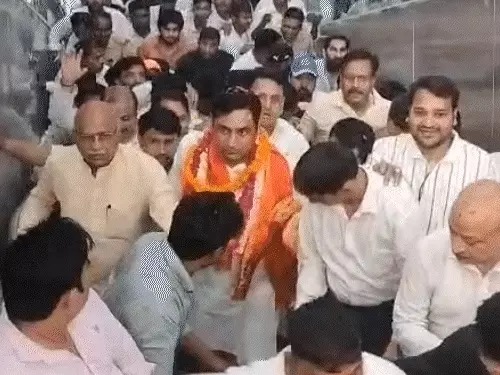 काली पलटन में पूजा अर्चना कर लिया आर्शीवाद