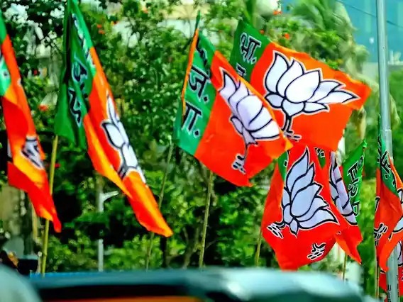 नए चेहरों पर भरोसे का जोखिम नहीं