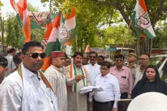 छात्रा से गैंग रेप सड़कों पर कांग्रेसी