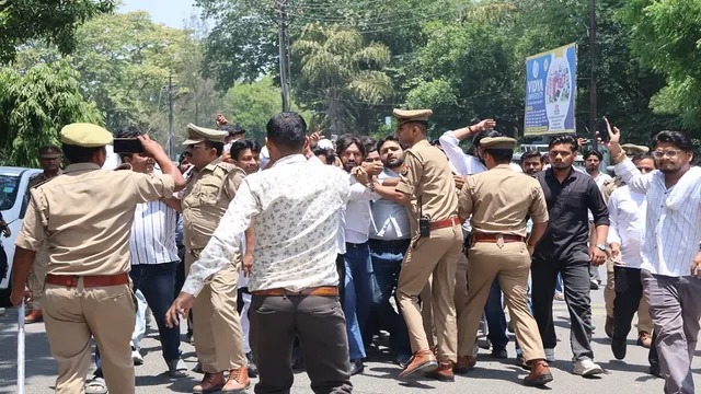 IIMT ! एक एक मौत का हिसाब चाहिए