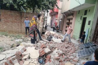 शहर के पूर्वा जाफते खान में दीवार गिरी