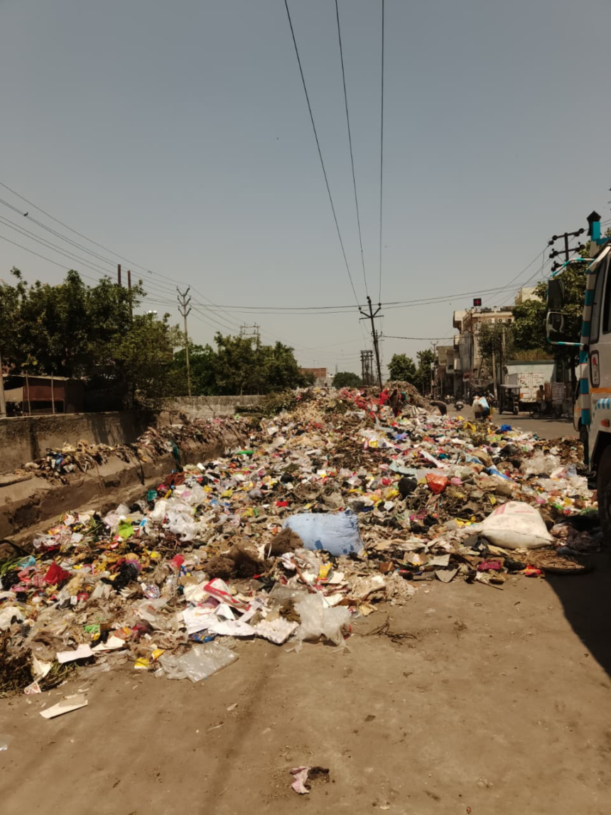 नरक में कैसे लें सांस GIC की छात्राएं