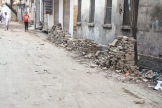 शहर तो दूर की बात अपना मोहल्ला तक नहीं..