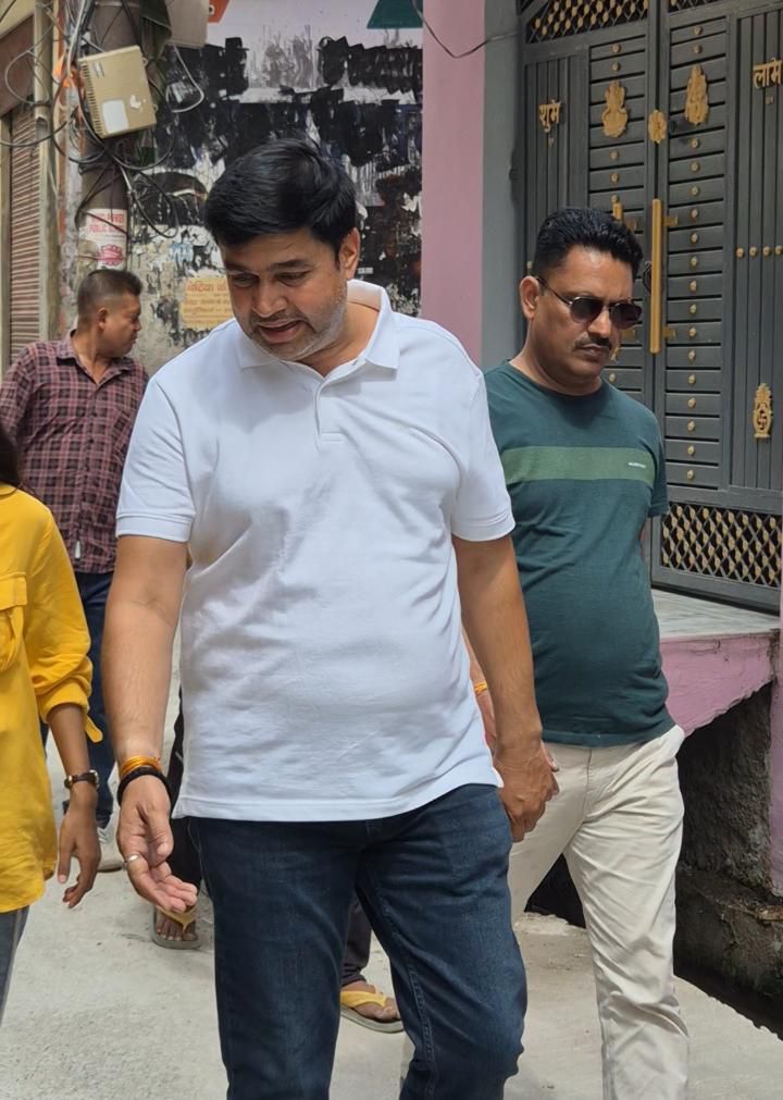 मंत्री के रिश्तेदार ठेकेदार को लूट की छूट क्यों