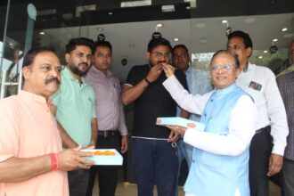 भाजपाइयों ने मनाया सीएम योगी का जन्म दिन