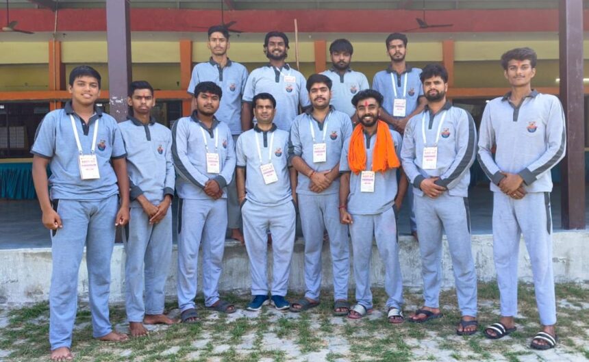 शौर्य प्रशिक्षण वर्ग से लौटे बजरंग दल कार्यकर्ता
