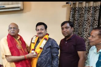 डा. संजय जैन बोले अमित अग्रवाल विकास पुरूष