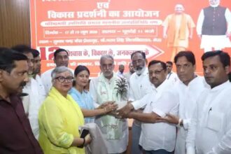 सपा की सरकार बनी तो छिन जाएंगे घर व गाड़ी
