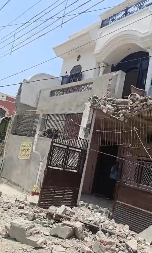 नजर नहीं जाे कहते थे मैं हूं ना..