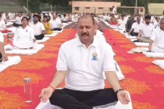 योग दिवस में शहर भर में कार्यक्रम