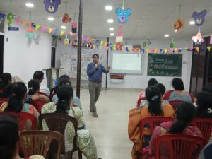 ऋषभ में क्लास में AI यूज पर वर्कशॉप