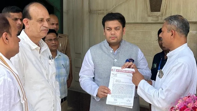 एसो. ने बेसिक शिक्षा मंत्री को दिया ज्ञापन