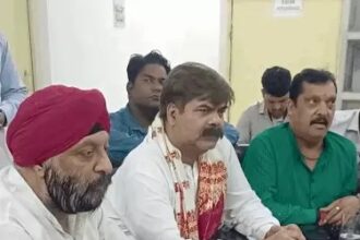 मंत्री के विधान सभा क्षेत्र में बिजली दे रही झटके
