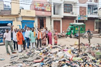 सदर भूसा मंड़ी मंदिर के सामने खत्ता
