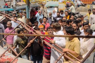 बुल्डोजर से बवाल व्यापारियों में उबाल