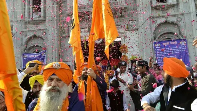 पाकिस्तान में हिन्दू तेजी से बन रहे सिख