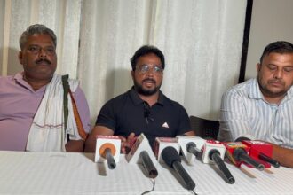 महिला लिपिक के तवादले से गरमाया माहौल