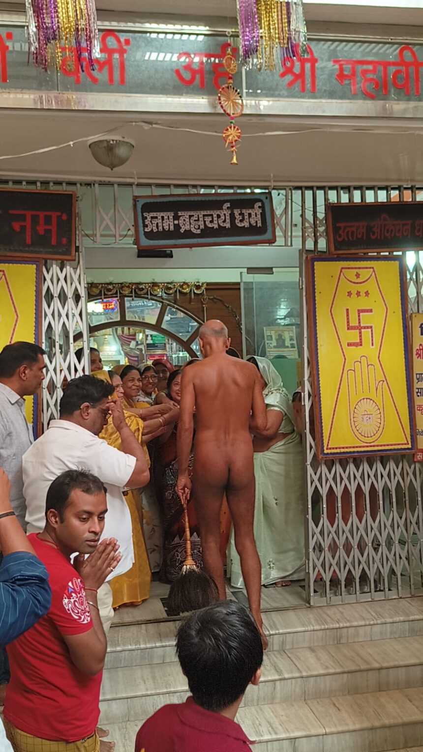 मुनिश्री ने करायी शांति धारा