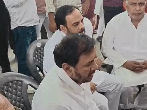 बड़ी देर कर दी मेहरबां आते आते