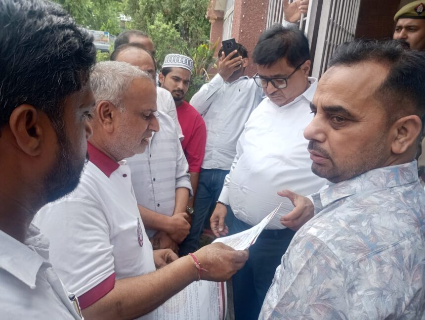 महंगाई के विरोध में व्यापार मंडल का प्रदर्शन