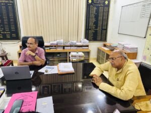 बिजली कटौती से नाराज अमित अग्रवाल चीफ से मिले