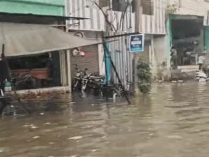 चंद मिनटों की बारिश ने किया बेहाल